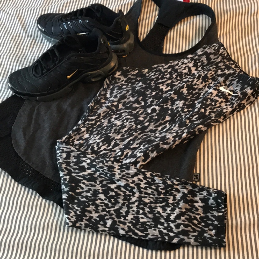 NIKE workout pants